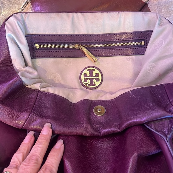 TORY BURCH Beautiful Supple Handbag in Eggplant/Plum - Picture 9 of 10